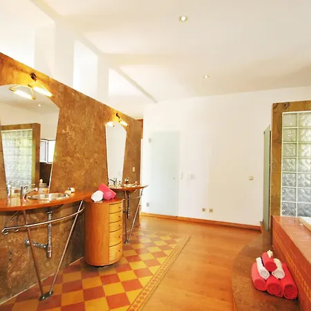 Villa With Heatable Pool Albufeira
